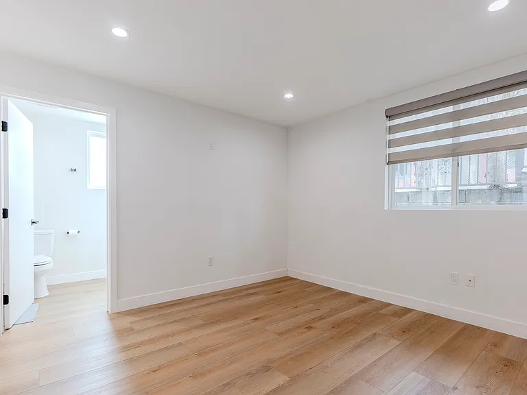 904 N Gardner St #8 — Photo 14