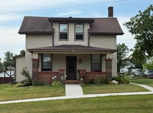 315 E Jackson St, Sigourney, IA 52591