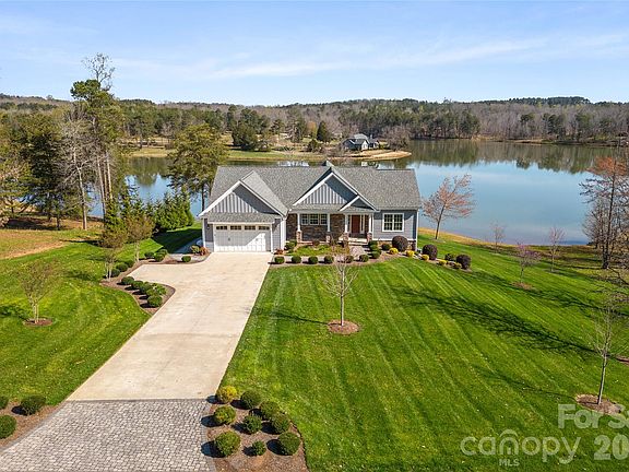 2nd image of 490 Mapleton Ln