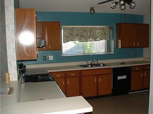 5th image of 2457 Ashland Pl N