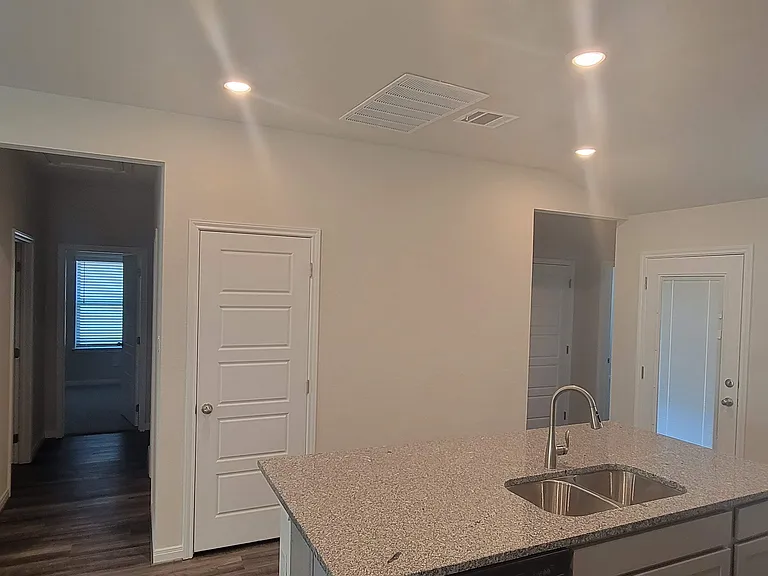 1231 Meyers Mdw — Photo 7
