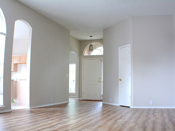 5th image of 10809 Reisling Dr Unit A