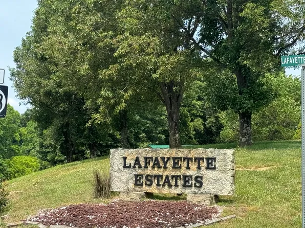 256 Lafayette Cir, Irvine, KY 40336