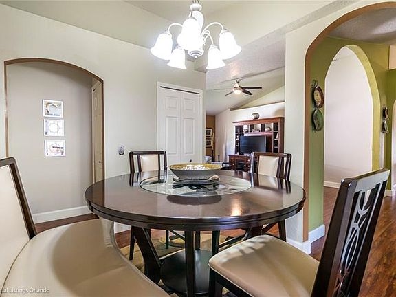 3rd image of 2914 Holly Berry Ct
