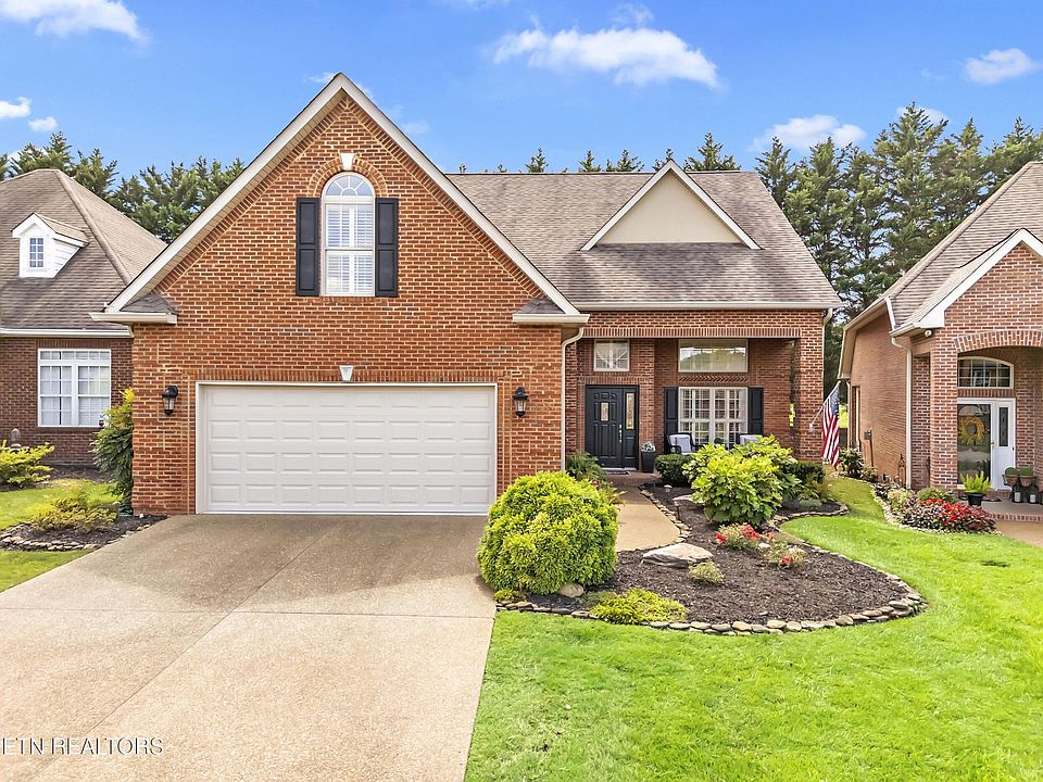 1st image of 221 Savannah Park Dr