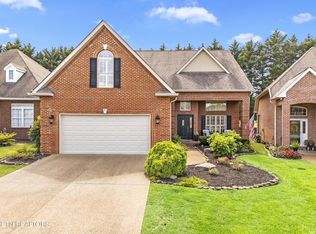 221 Savannah Park Dr, Maryville, TN 37803