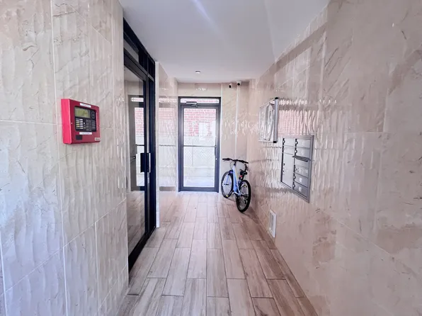 2820 Avenue Z image 3 of 16