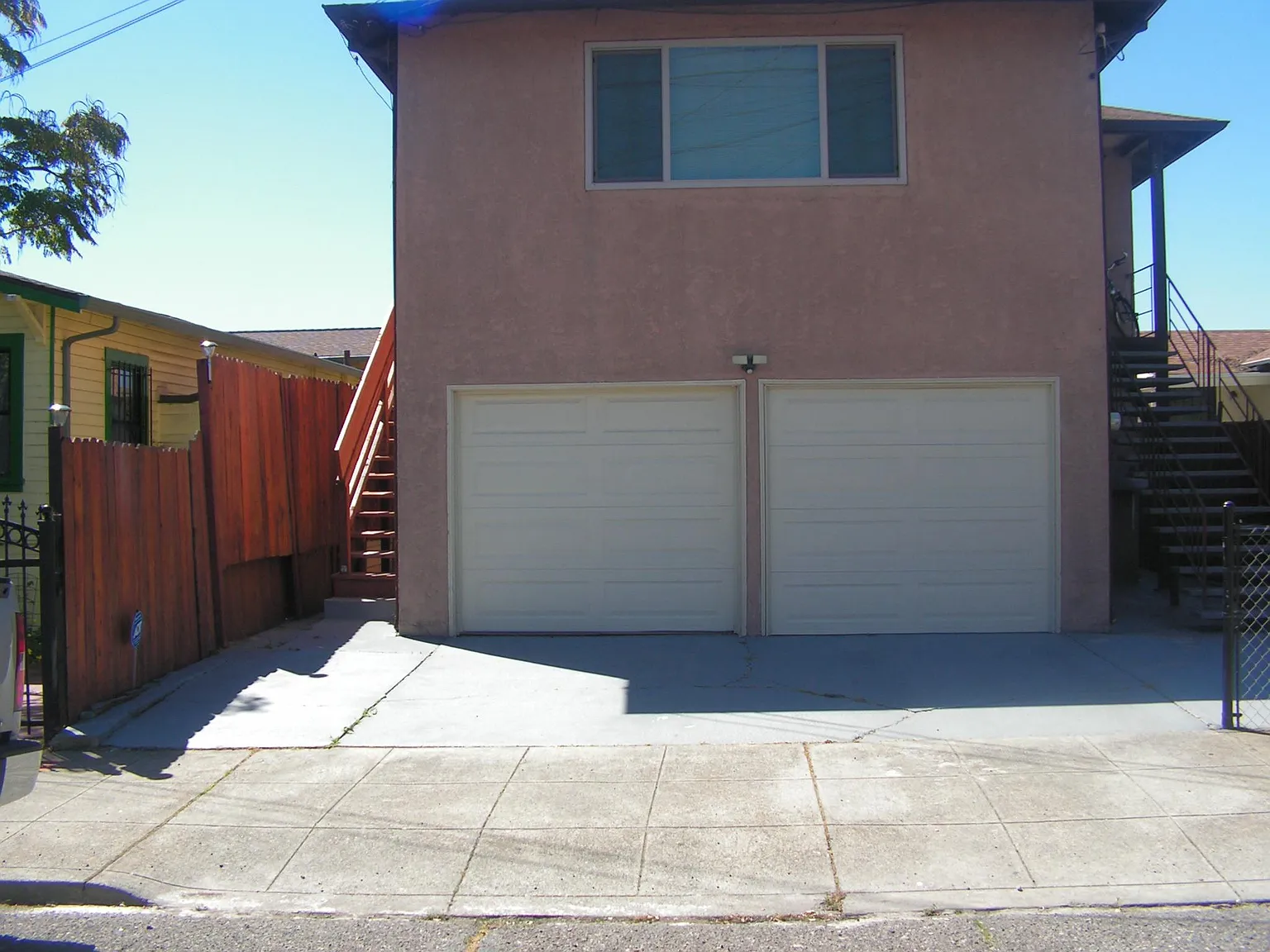 2 bed, 1901 sqft, $2,800 — Photo 1