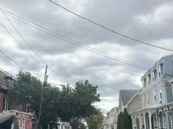 4th image of 220 W Union St
