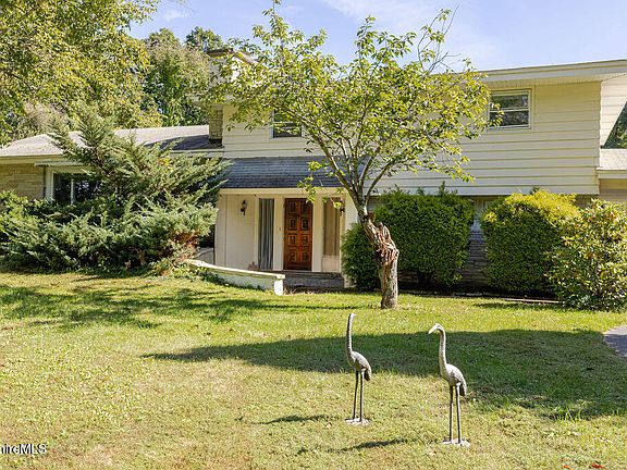 2nd image of 20 Cooper Rd