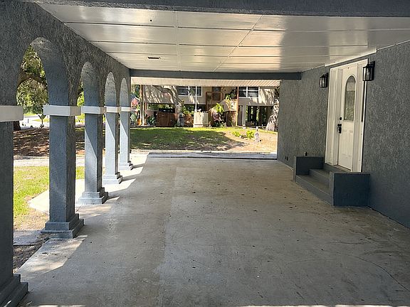4th image of 3498 Riverdale Dr