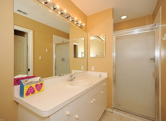 5th image of 9500 Highland Woods Blvd #106