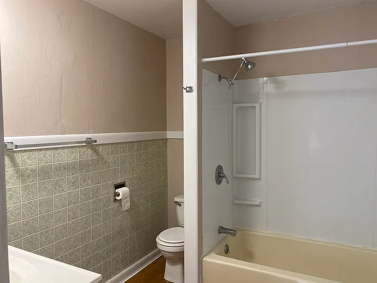24 N Greenbush St #2A — Photo 7