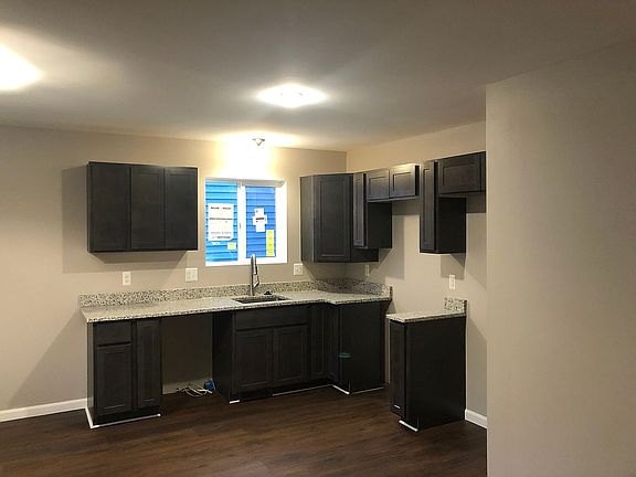 3rd image of 9385 Island Dr