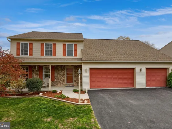 435 N Burberry Ln, Mount Wolf, PA 17347