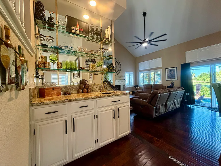 2205 Prestwick Dr — Photo 25