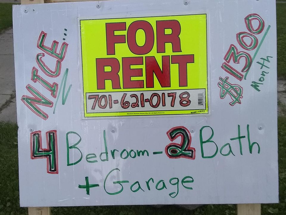 FOR RENT Sign in Front Yard of 1106 University Ave. Grand Forks, ND Landlord: 701-621-0178. TO VIEW: Karen @701-741-4314