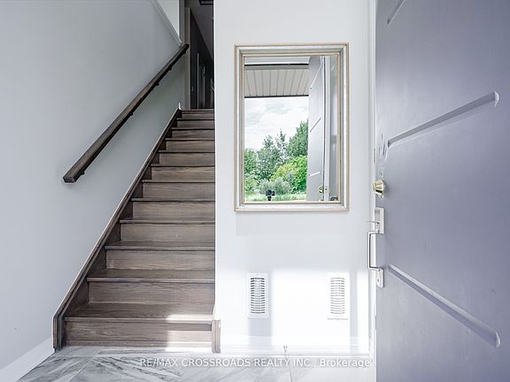 4th image of 239 Port Darlington Rd