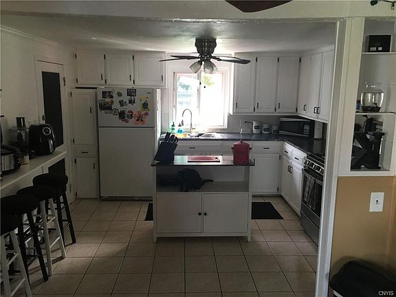 2nd image of 220 Hyland Dr