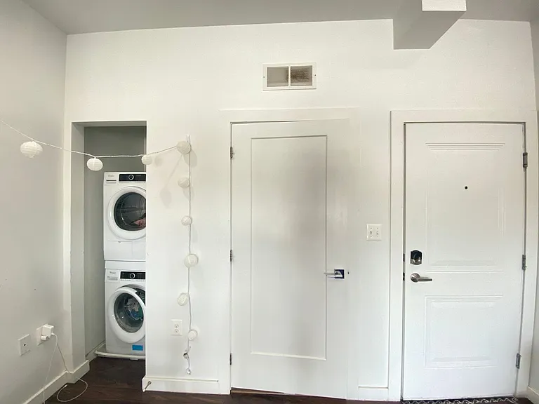 824 N Calvert St — Photo 9