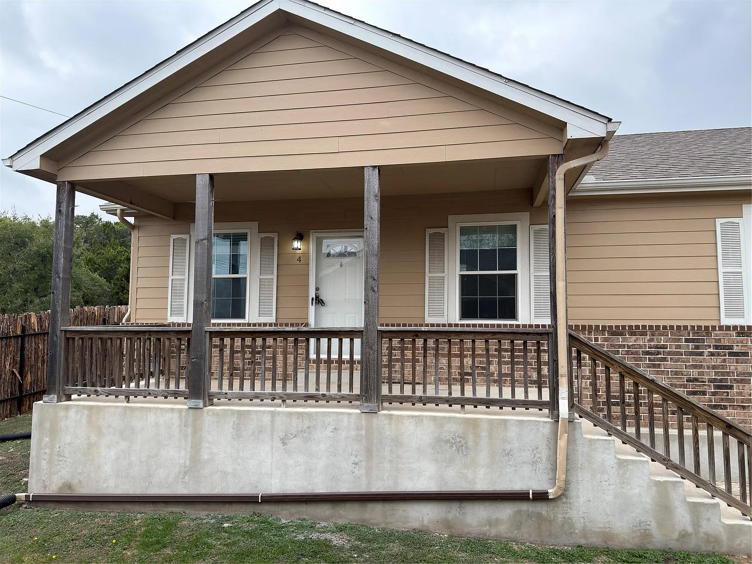 3 bed, 2.0 bath, 1064 sqft, $1,145 — Photo 3