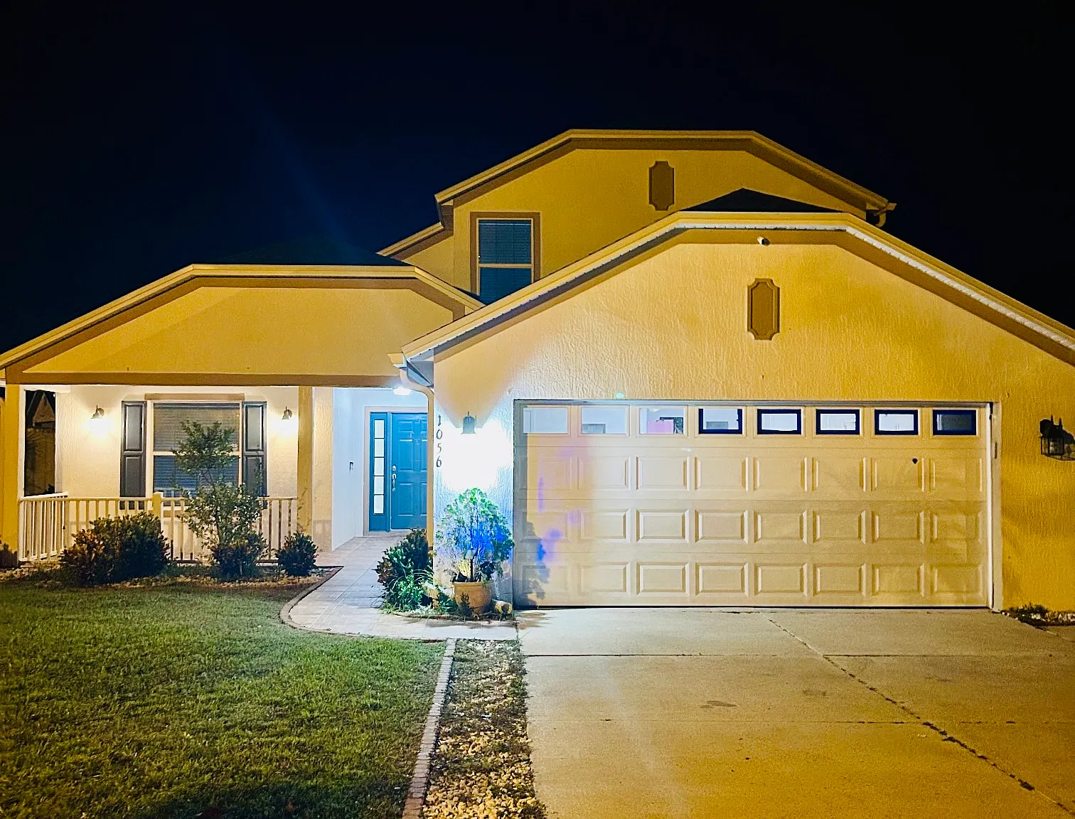 4 bed, 2.5 bath, 2270 sqft, $2,400 — Photo 1