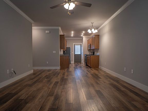 5th image of 1915 Booker Cir