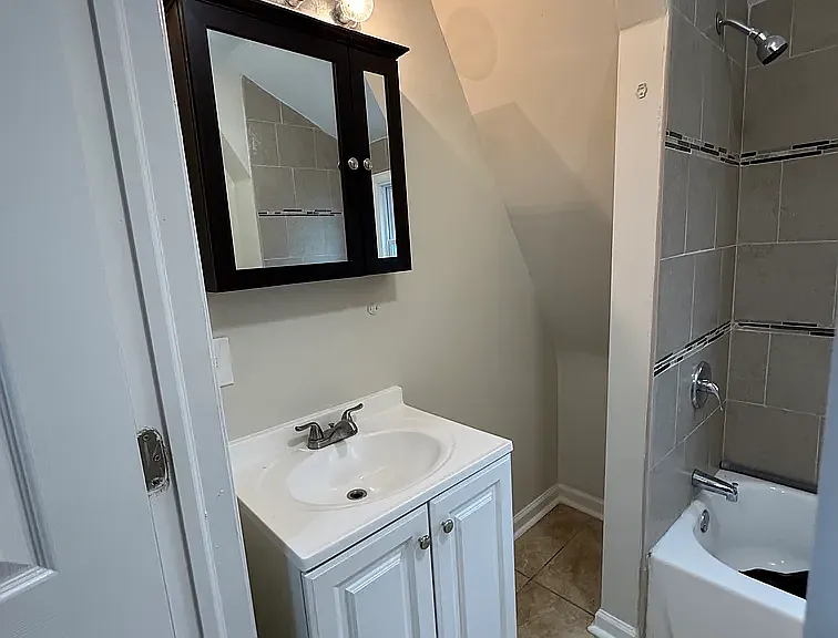 195 N 11th St #3B — Photo 5