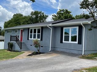 47 Moore Dr, Rossville, GA 30741