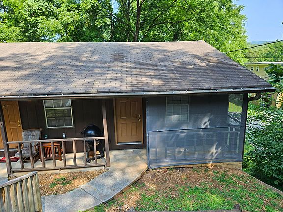 3rd image of 2511 Ashmore Ave #6