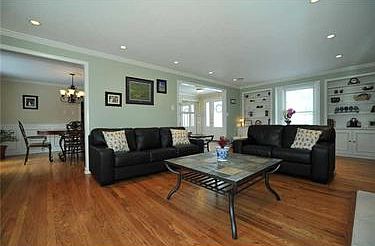 3rd image of 129 Laurelwood Dr