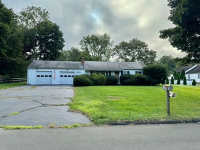 22 Weaver Cir, North Haven, CT, 06473