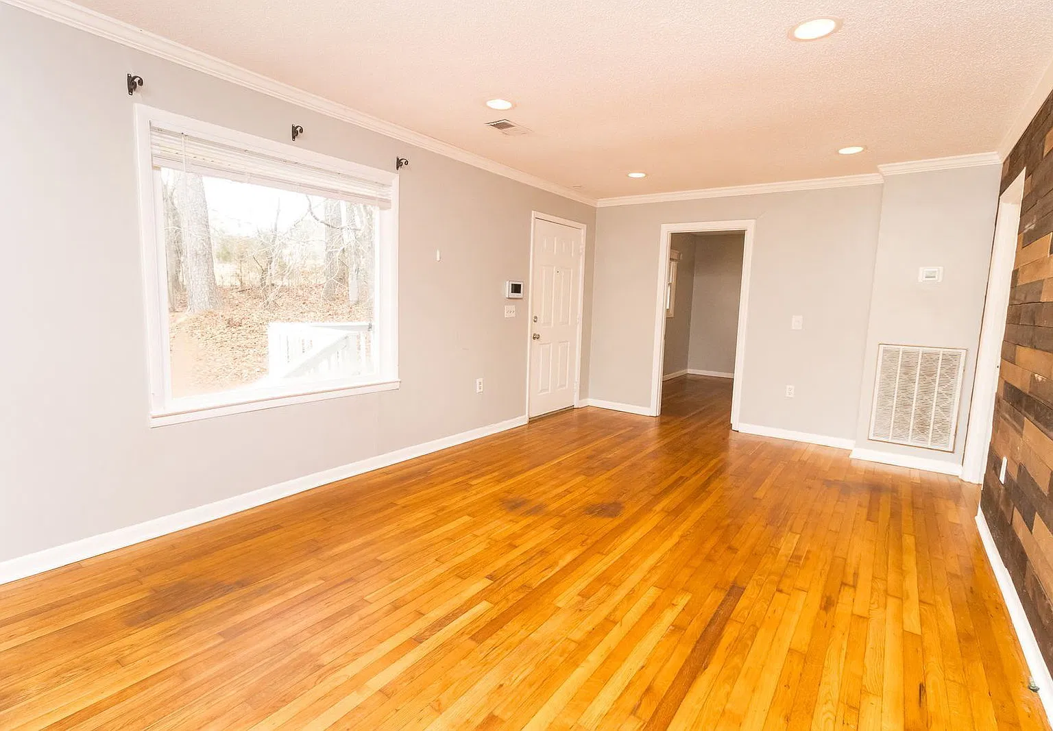 3 bed, 2.0 bath, 1248 sqft, $1,750 — Photo 2