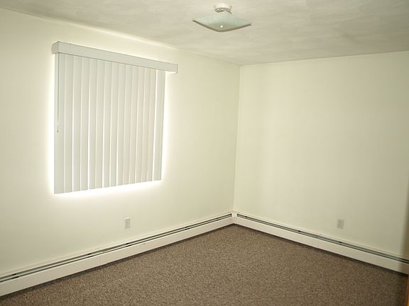 3rd image of 985 Atwood Ave APT 6