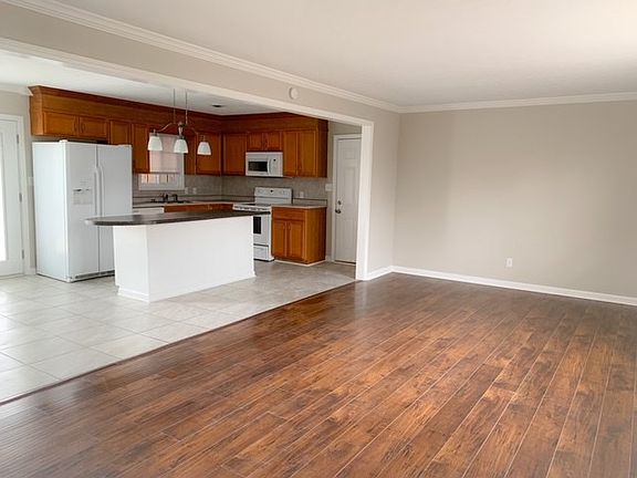 2nd image of 1300 Eastview Dr