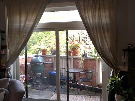 4th image of 2429 W Cortez St #1