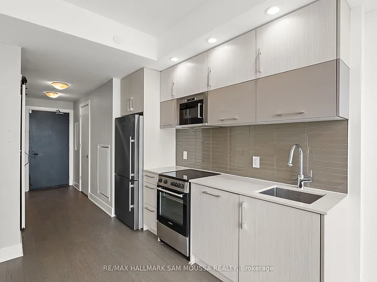 255 Bay St #1208 — Photo 19