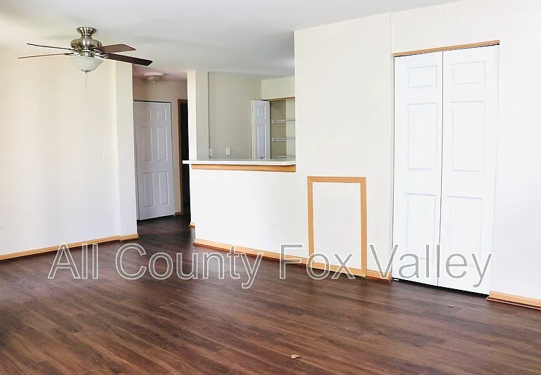 1207 Silverstone Dr — Photo 3