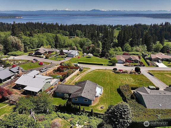 2nd image of 4515 Hilltop Drive