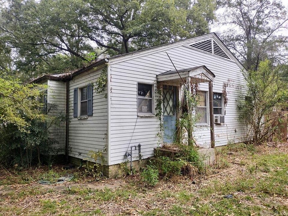 2nd image of 1019 Lincoln St