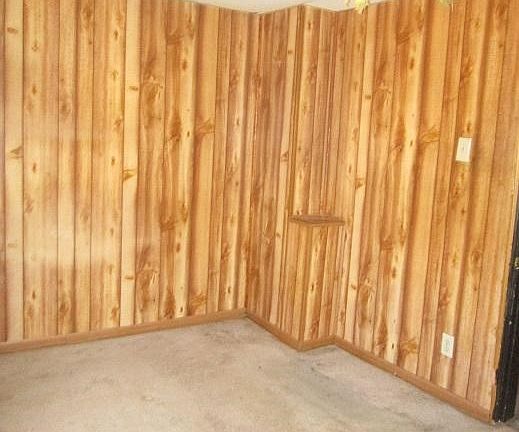 bedroom.JPG
