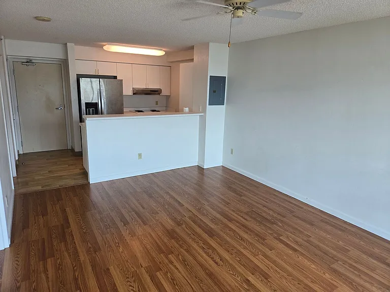 215 N King St #1706 — Photo 5