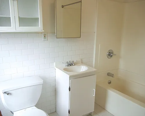 Rented by Brooklyn Heights Real Estate Inc | media 24