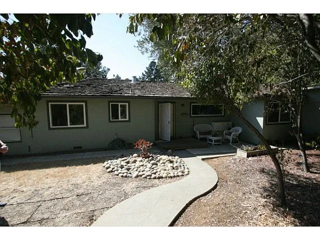 980 University Ave photo 1