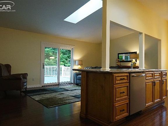 4th image of 5294 Crestwood Dr