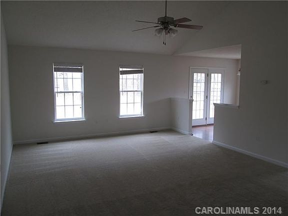4th image of 209 Hutchins Way