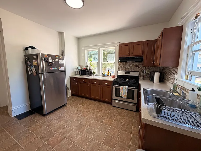 425 Fuller Ave SE — Photo 44