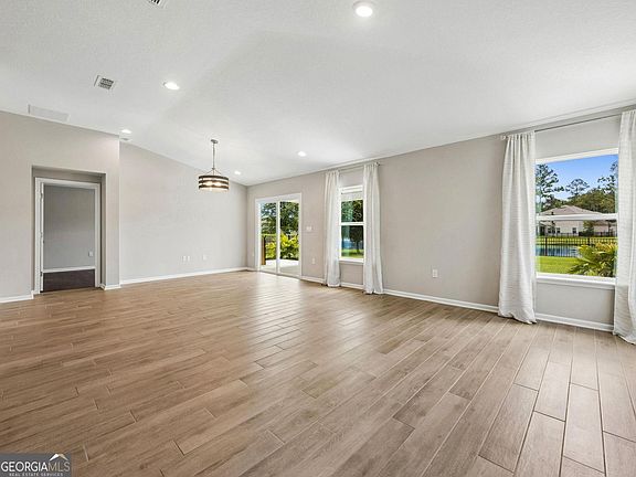 5th image of 114 Chinquapin Dr