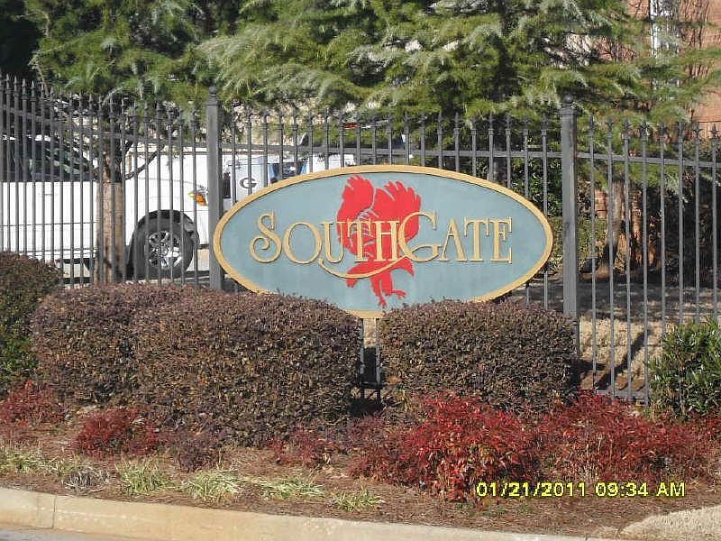 1st image of 605 Banbury Ct