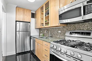 Sold by The SIMPLE Real Estate Co